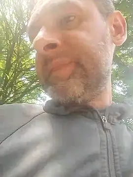 Snapshot of Andrzej-M chatting on May 24, 2026, 11:37 am Andrzej-M online show from May 24, 2026, 11:37 am