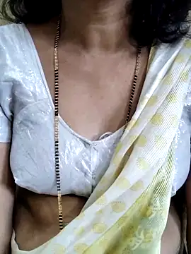 anuradha1432 online show from November 8, 2025, 8:36 am