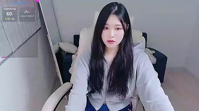 who Lilly online show from October 19, 2025, 9:10 am