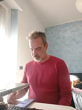 Snapshot of Marcolino183 chatting on November 5, 2025, 8:25 am Marcolino183 online show from November 5, 2025, 8:25 am