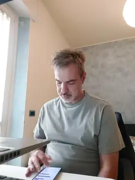 Snapshot of Marcolino183 chatting on March 5, 2026, 8:21 am Marcolino183 online show from March 5, 2026, 8:21 am