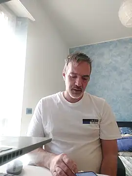 Snapshot of Marcolino183 chatting on March 18, 2026, 8:28 am Marcolino183 online show from March 18, 2026, 8:28 am