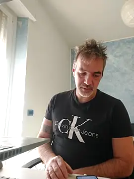 Snapshot of Marcolino183 chatting on March 27, 2026, 8:20 am Marcolino183 online show from March 27, 2026, 8:20 am