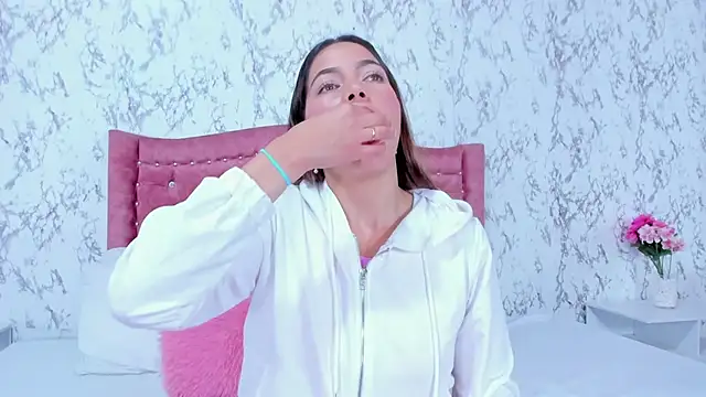 Mia Malkovaa  online show from September 30, 2025, 4:23 pm