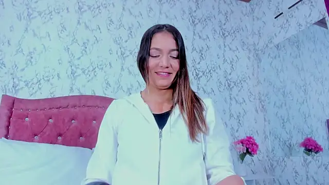 Mia Malkovaa  online show from February 16, 2026, 4:25 pm