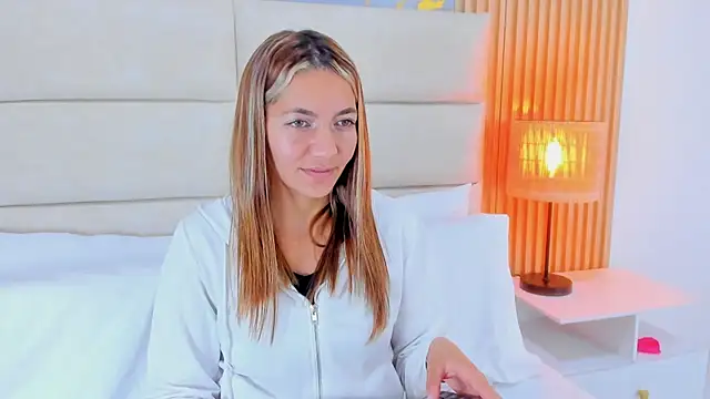 Mia Malkovaa  online show from May 5, 2026, 3:09 pm