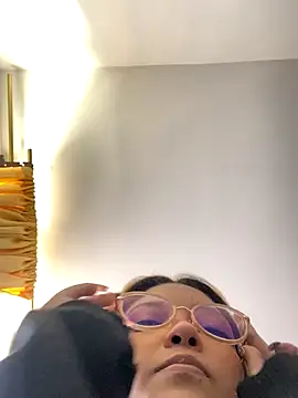 Snapshot of baby_lizy chatting on October 2, 2025, 8:38 pm baby lizy online show from October 2, 2025, 8:38 pm