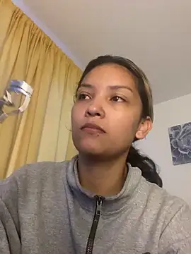 Snapshot of baby_lizy chatting on October 18, 2025, 10:43 pm baby lizy online show from October 18, 2025, 10:43 pm