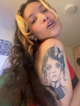 Snapshot of baby_lizy chatting on October 20, 2025, 8:53 pm baby lizy online show from October 20, 2025, 8:53 pm