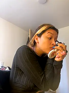 Snapshot of baby_lizy chatting on October 26, 2025, 6:14 pm baby lizy online show from October 26, 2025, 6:14 pm