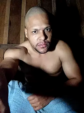 Snapshot of TokenishTongs chatting on November 17, 2025, 3:40 pm TokenishTongs online show from November 17, 2025, 3:40 pm