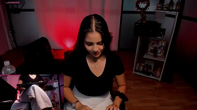 alisa jhons1 online show from December 20, 2024, 8:01 pm