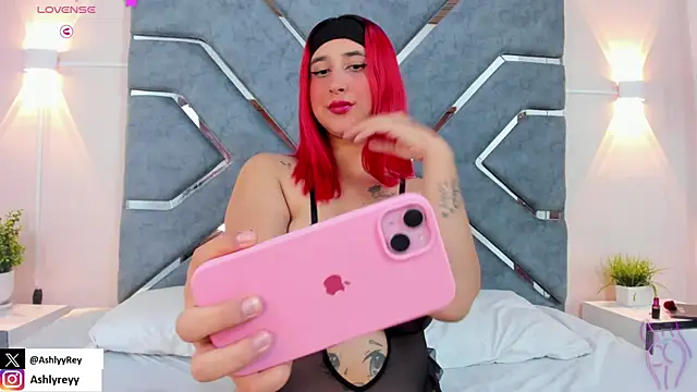 ashlyrey-1 online show from December 16, 2024, 10:34 pm