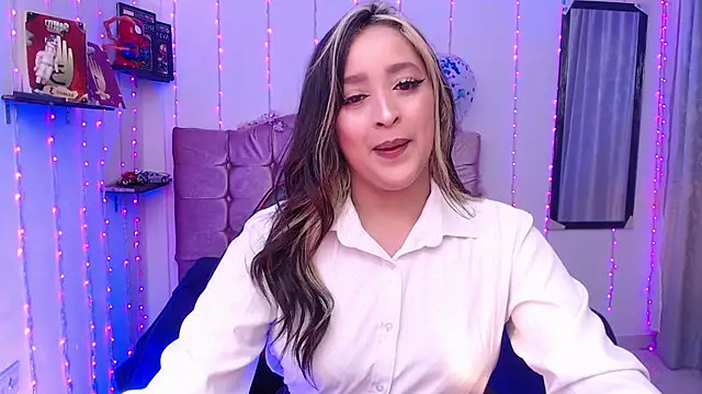 sapphire lilac online show from February 6, 2025, 4:10 am