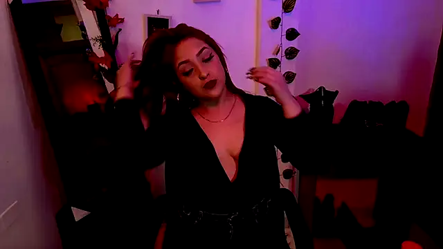 sapphire lilac online show from December 17, 2025, 12:16 am