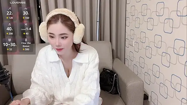 sweet5200 online show from December 11, 2024, 12:44 pm