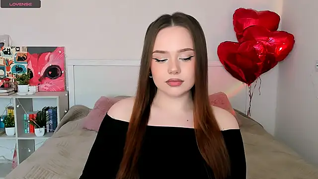 LittleKiitten online show from June 11, 2026, 2:26 pm