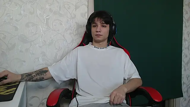 Snapshot of Ricky-boy chatting on December 7, 2024, 9:28 am Ricky-boy online show from December 7, 2024, 9:28 am