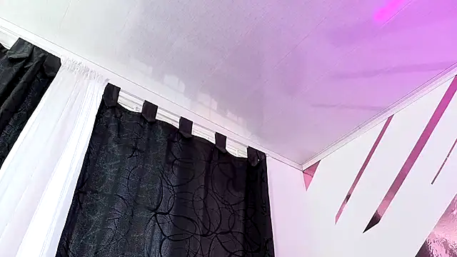 Kitten Hot  online show from October 30, 2025, 11:11 am