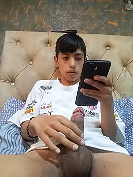 Snapshot of danuel23 chatting on May 18, 2026, 4:13 pm danuel23 online show from May 18, 2026, 4:13 pm