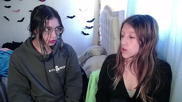 BRIAR AND BLAIR online show from October 16, 2025, 6:53 pm