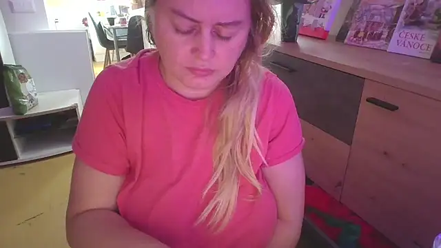 Meliss Official9 online show from November 16, 2025, 12:11 pm