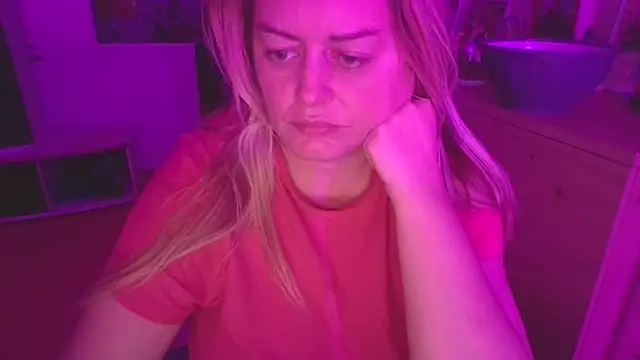 Meliss Official9 online show from December 19, 2025, 7:21 pm