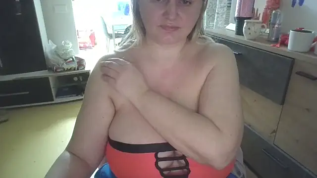 Snapshot of Meliss_Official9 chatting on April 12, 2026, 8:58 pm Meliss Official9 online show from April 12, 2026, 8:58 pm