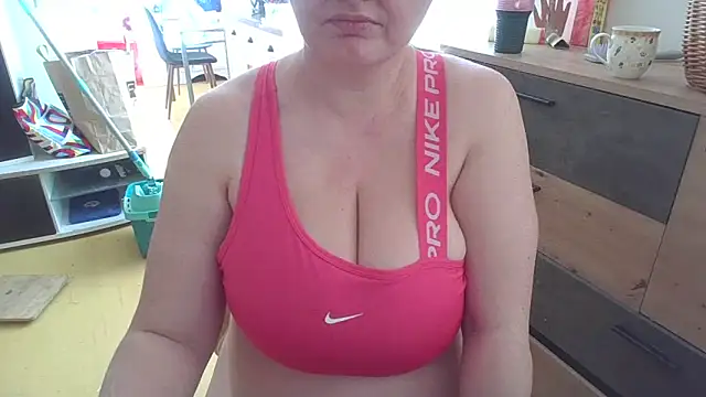 Snapshot of Meliss_Official9 chatting on April 23, 2026, 12:29 pm Meliss Official9 online show from April 23, 2026, 12:29 pm