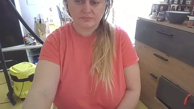 Snapshot of Meliss_Official9 chatting on May 2, 2026, 7:35 am Meliss Official9 online show from May 2, 2026, 7:35 am