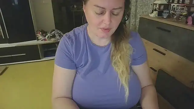 Snapshot of Meliss_Official9 chatting on May 7, 2026, 7:08 pm Meliss Official9 online show from May 7, 2026, 7:08 pm