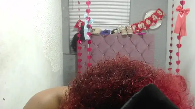 vainillaplaypussy online show from March 4, 2025, 7:43 pm