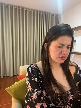 Snapshot of Alice_Biel chatting on February 5, 2025, 12:42 am Alice Biel online show from February 5, 2025, 12:42 am