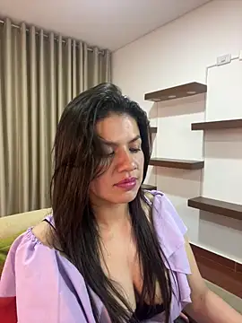 Snapshot of Alice_Biel chatting on March 5, 2025, 3:51 am Alice Biel online show from March 5, 2025, 3:51 am