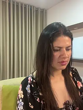 Snapshot of Alice_Biel chatting on March 6, 2025, 3:46 am Alice Biel online show from March 6, 2025, 3:46 am