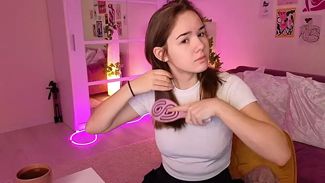 LindaRobertz online show from March 4, 2025, 6:04 am