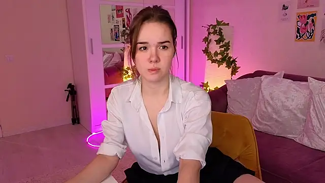 LindaRobertz online show from March 4, 2025, 9:07 am