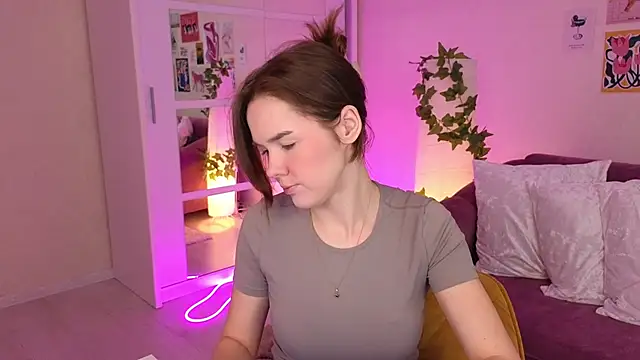 LindaRobertz online show from March 22, 2025, 6:11 am