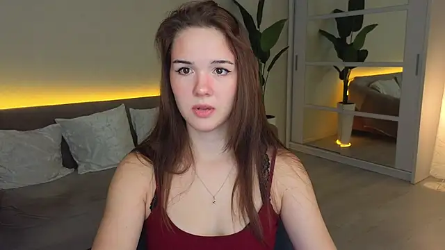 LindaRobertz online show from September 15, 2025, 9:04 pm