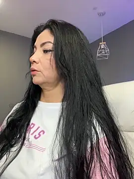 Hot beauty   online show from October 13, 2025, 12:32 am