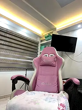 Hot beauty   online show from November 13, 2025, 8:08 pm