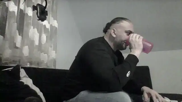 Snapshot of NewyorkDimi chatting on November 6, 2025, 12:11 am NewyorkDimi online show from November 6, 2025, 12:11 am