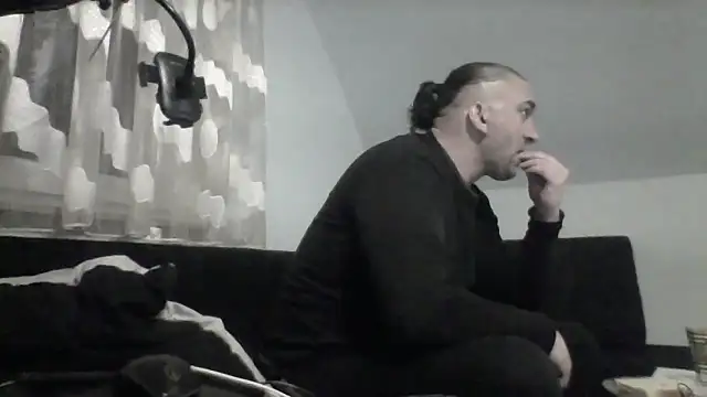 Snapshot of NewyorkDimi chatting on November 12, 2025, 12:55 am NewyorkDimi online show from November 12, 2025, 12:55 am