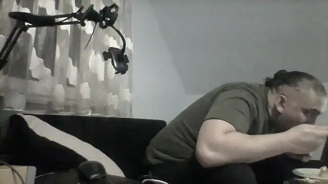 Snapshot of NewyorkDimi chatting on November 14, 2025, 1:37 am NewyorkDimi online show from November 14, 2025, 1:37 am