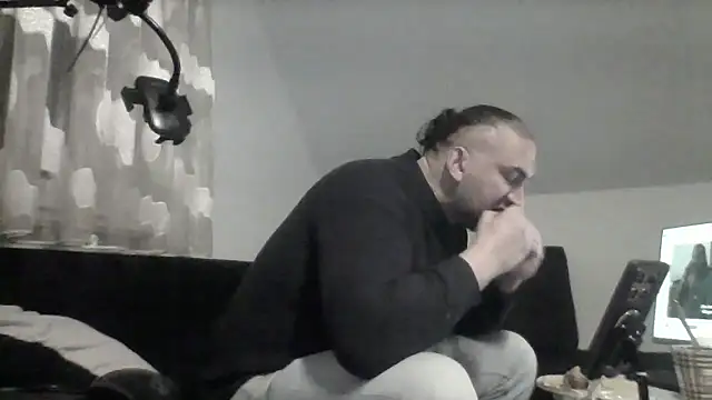 NewyorkDimi online show from November 18, 2025, 1:11 am