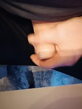 Snapshot of Warumnicht1980 chatting on November 7, 2025, 2:50 pm Warumnicht1980 online show from November 7, 2025, 2:50 pm