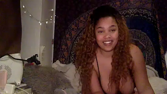 Snapshot of caramelangelxo chatting on February 23, 2025, 10:53 pm caramelangelxo online show from February 23, 2025, 10:53 pm