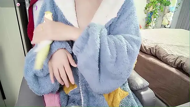 Xiaoyu-G online show from October 28, 2025, 12:58 am