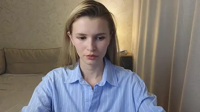 Snapshot of elsa_limerence chatting on May 21, 2026, 5:42 pm elsa limerence online show from May 21, 2026, 5:42 pm