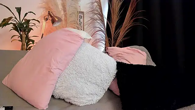 Serenity Day online show from February 28, 2026, 3:13 pm